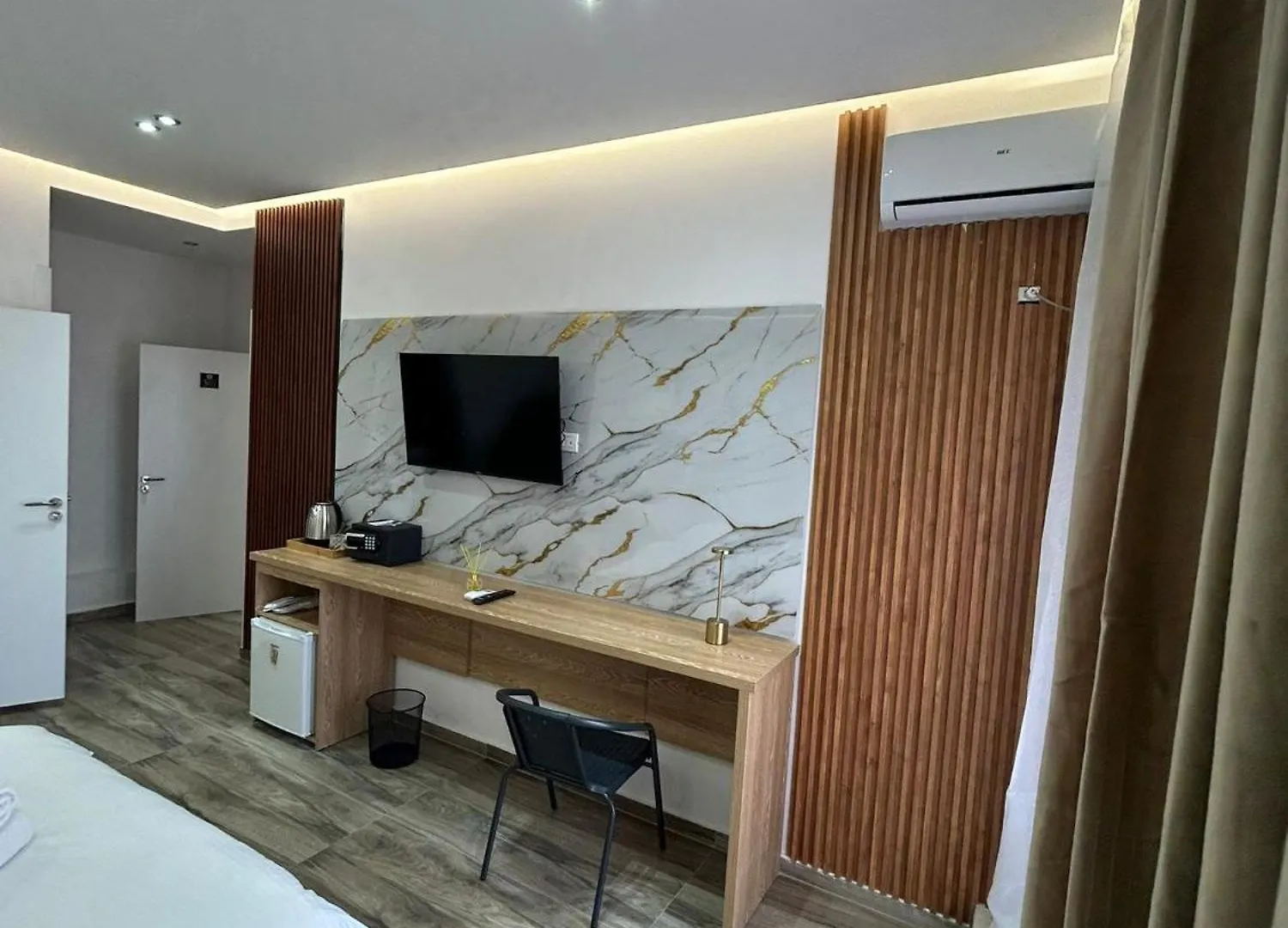 Ar Downtown Rooms Tirana Apartment