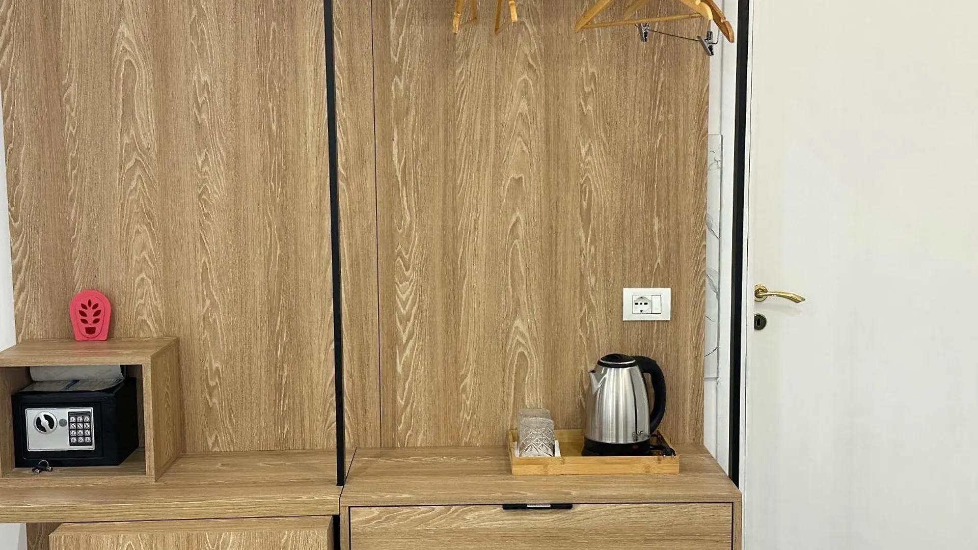 Apartment Ar Downtown Rooms Tirana